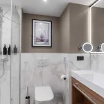 Wyndham Old Town Hotel 4*