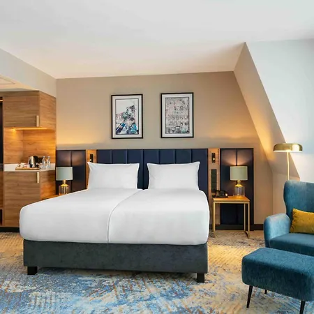 Wyndham Old Town Hotel 4*
