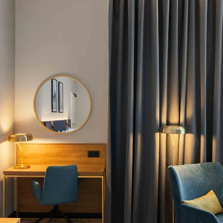 Hotel Wyndham Old Town 4*