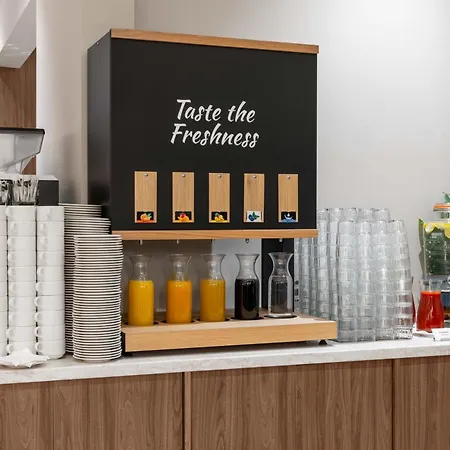 Wyndham Old Town Hotel 4*