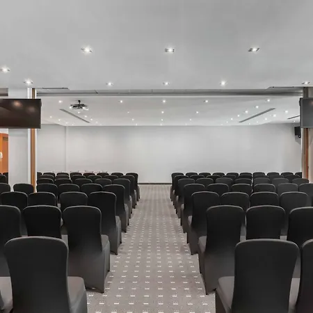 Wyndham Old Town 4*