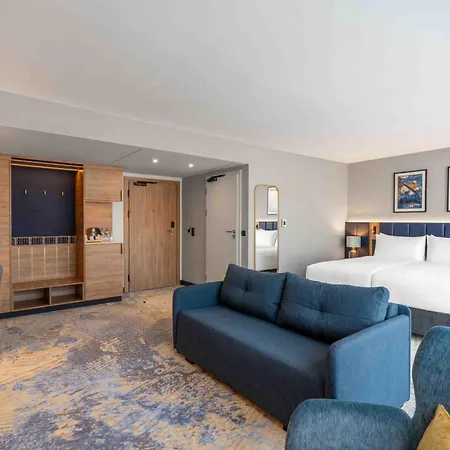Wyndham Old Town Hotel 4*