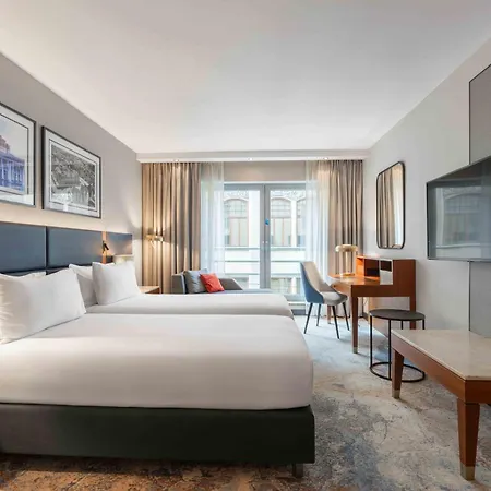 Wyndham Old Town Hotel 4*
