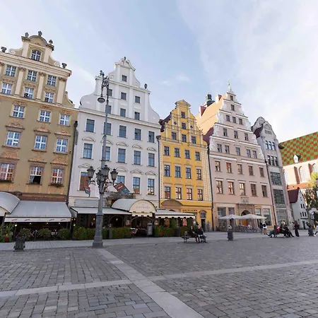 Wyndham Old Town Hotel 4*