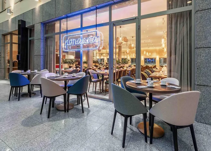 Wyndham Old Town Hotel 4*