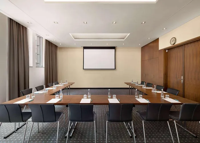 Hotel Wyndham Old Town 4*