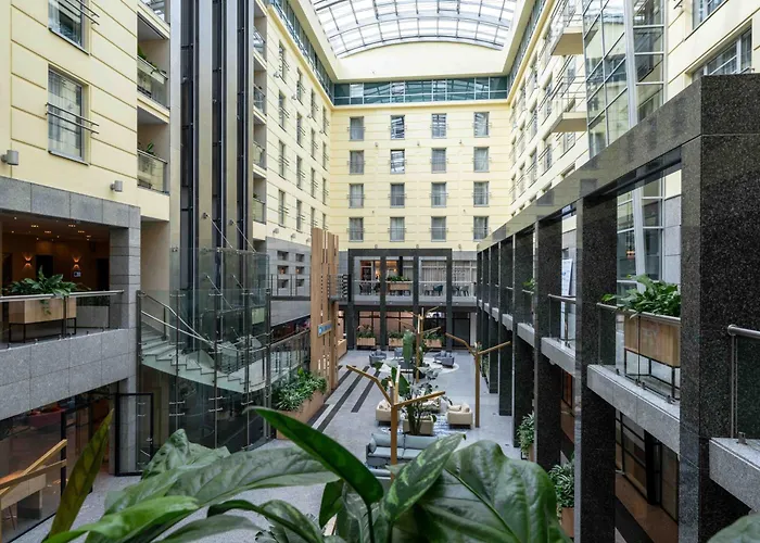 Wyndham Old Town Hotel 4*