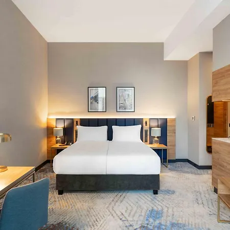Wyndham Old Town 4*