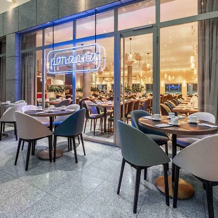 Wyndham Old Town Hotel 4*