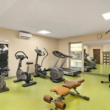 호텔 Wyndham Old Town 4*