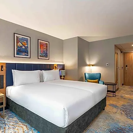 Wyndham Old Town Hotel 4*