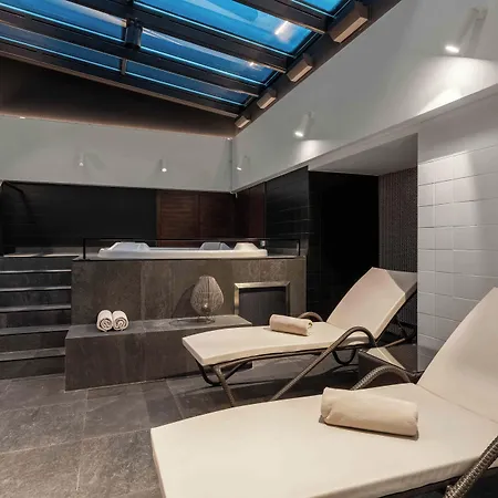 Wyndham Old Town 4*