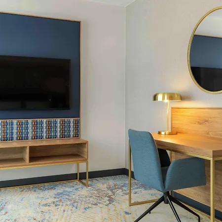 Wyndham Old Town Hotel 4*