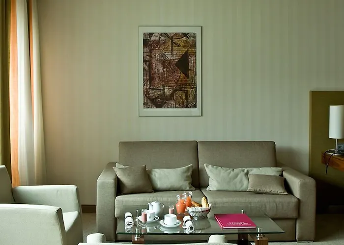 Wyndham Old Town Hotel