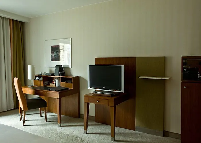 Wyndham Old Town Hotel